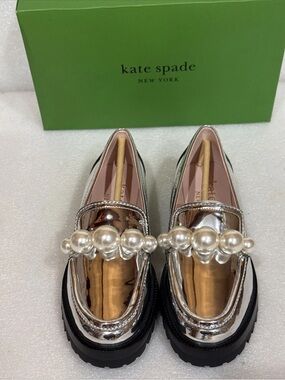 kate spade new york Women's Silver Posh Pearl Loafer Flat size 6 B New